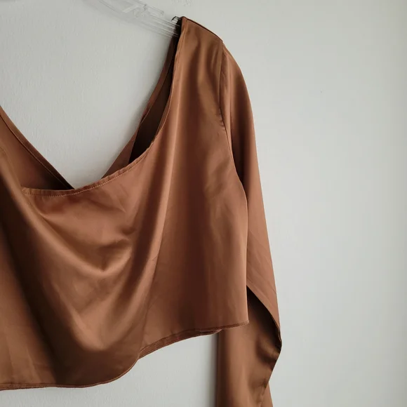 NWT Ryan Destiny x PacSun Elegant Brown Satin Unbothered Off-The-Shoulder Top - Picture 5 of 8